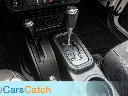 Used 2018 Jeep Wrangler Unlimited Sahara AWD/4WD image 29