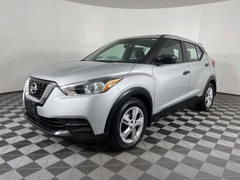 Used 2020 Nissan Kicks S w/ Interior Electronics Package image 5