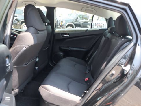Used 2020 Toyota Prius LE FWD image 40