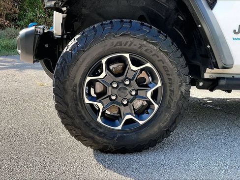 Used 2021 Jeep Wrangler Unlimited Rubicon 4xe w/ Cold Weather Group AWD/4WD image 11