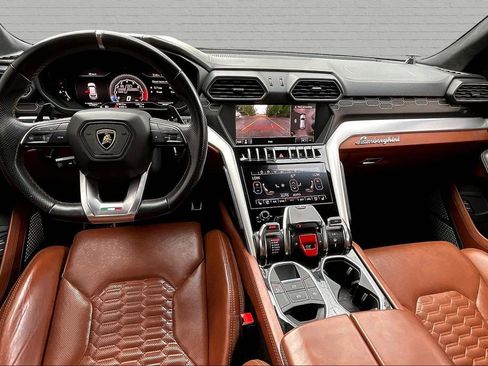 Used 2019 Lamborghini Urus AWD/4WD image 7