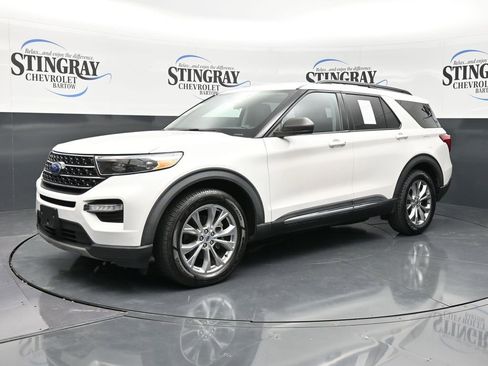 Used 2021 Ford Explorer XLT w/ Equipment Group 202A RWD image 4