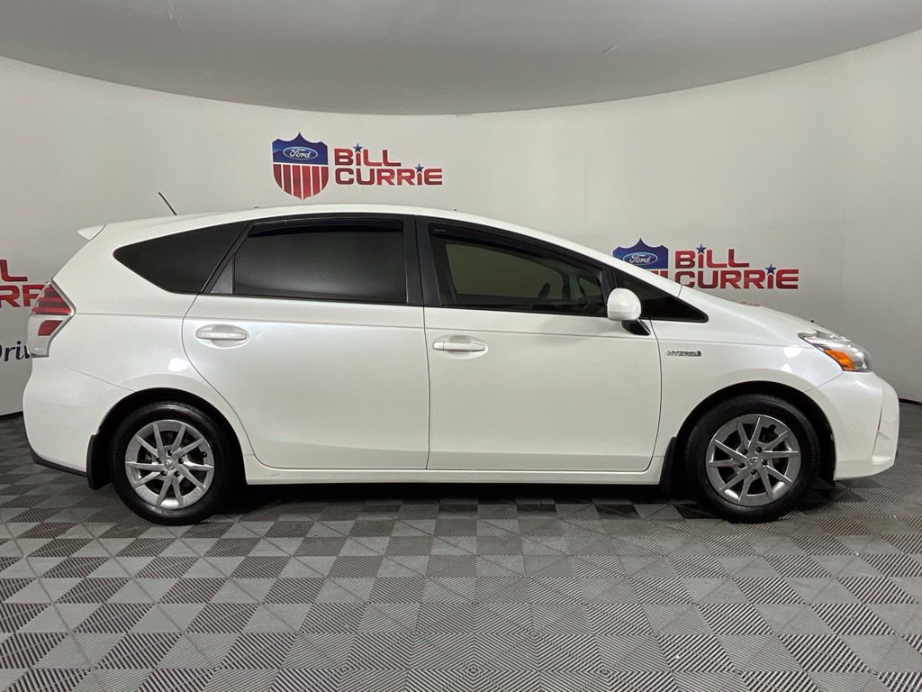 Used 2017 Toyota Prius V Three FWD image 2