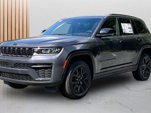 New 2026 Jeep Grand Cherokee Altitude AWD/4WD image 4