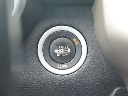Used 2019 RAM 1500 Laramie w/ Sport Appearance Package AWD/4WD image 14