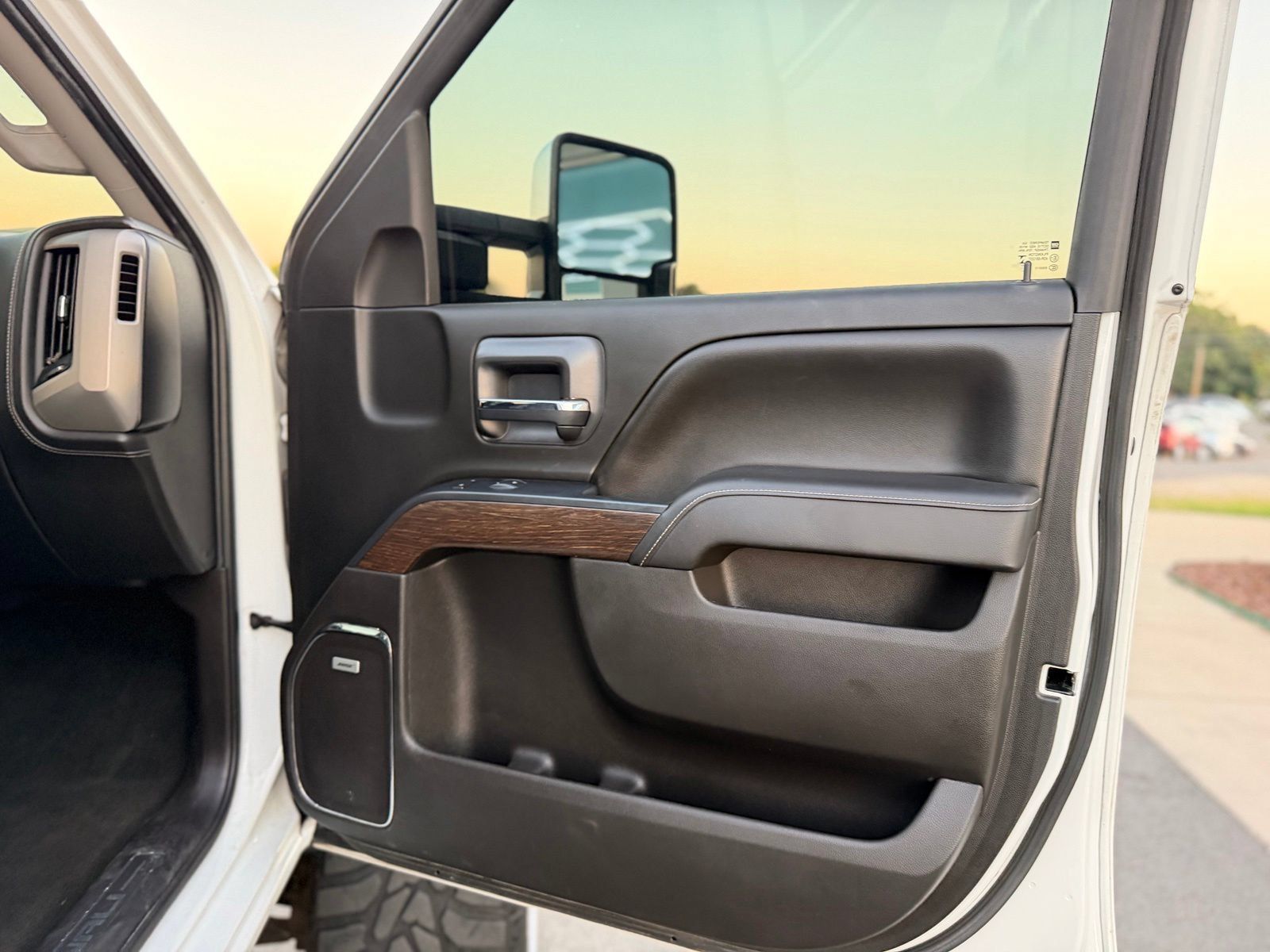 Used 2017 GMC Sierra 2500 Denali w/ Duramax Plus Package AWD/4WD image 28