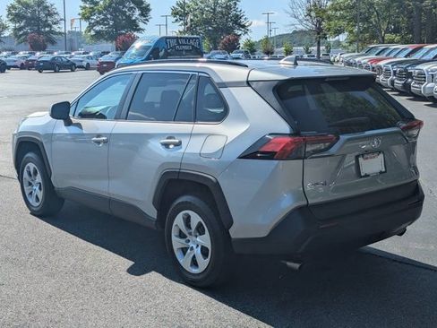 Used 2021 Toyota RAV4 LE FWD image 5