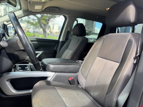 Used 2020 Nissan Titan SV w/ SV Convenience Package image 8