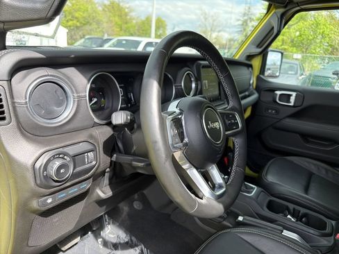 Used 2023 Jeep Wrangler Unlimited Sahara w/ Cold Weather Group AWD/4WD image 21
