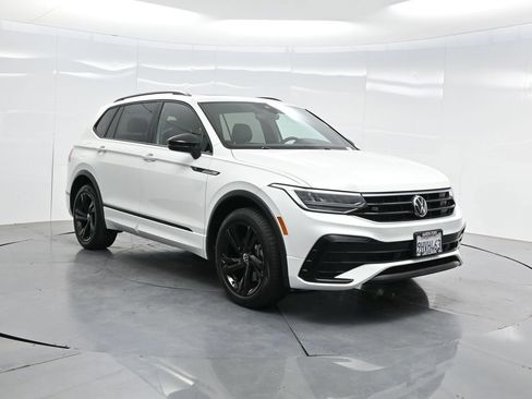 Used 2023 Volkswagen Tiguan SE R-Line FWD image 22