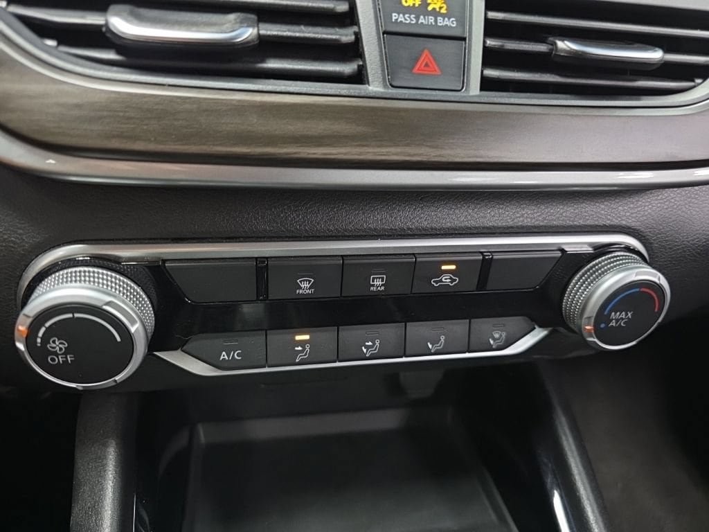 Used 2024 Nissan Altima 2.5 SV FWD image 16