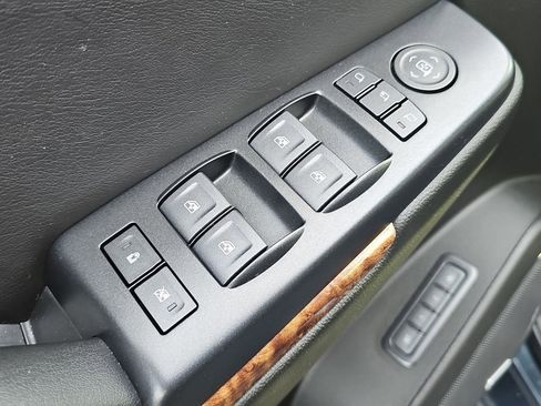 Used 2019 Chevrolet Tahoe Premier w/ RST 6.2L Performance Edition image 20