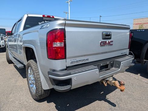 Used 2019 GMC Sierra 2500 Denali w/ Duramax Plus Package AWD/4WD image 5