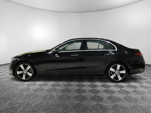 Used 2022 Mercedes-Benz C 300 4MATIC Sedan image 2