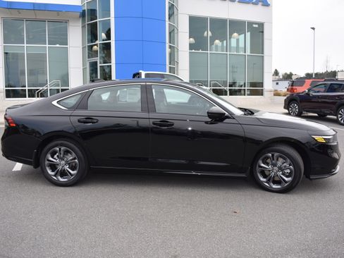 New 2026 Honda Accord EX-L image 10