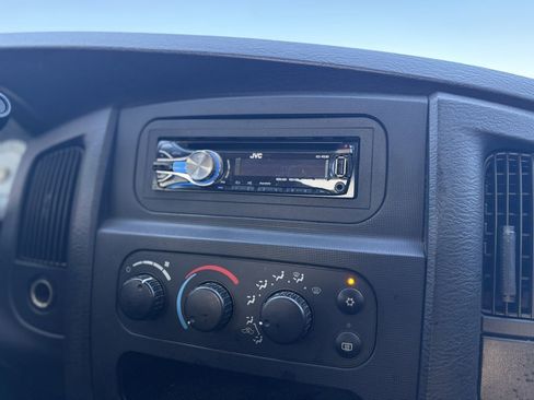 Used 2005 Dodge Ram 1500 Truck SLT image 14