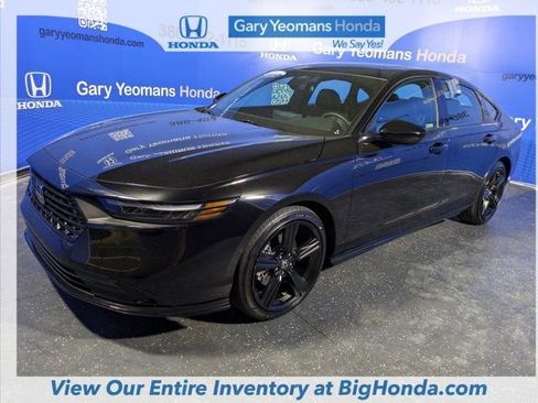 Certified 2025 Honda Accord Sport image 11