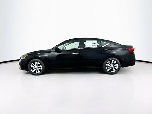 Used 2025 Nissan Altima 2.5 S FWD image 4