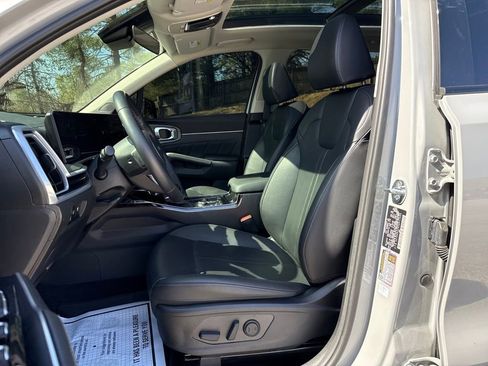 Used 2025 Kia Sorento SX AWD/4WD image 12