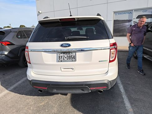 Used 2013 Ford Explorer Limited image 3