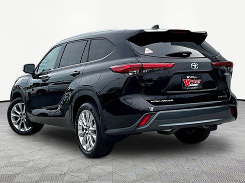 Used 2021 Toyota Highlander Limited AWD/4WD image 4