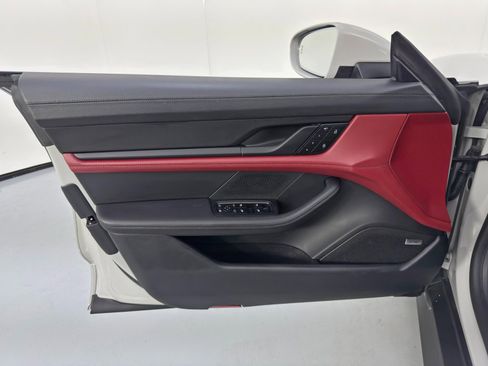 Used 2023 Porsche Taycan 4S w/ Premium Package image 41