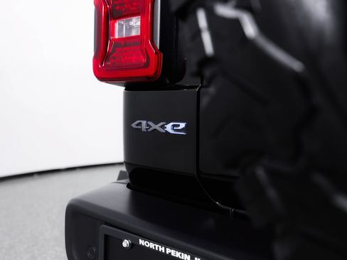 Used 2024 Jeep Wrangler Unlimited AWD/4WD image 10