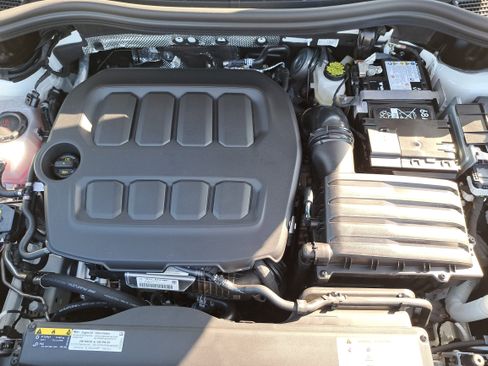 New 2026 Volkswagen Tiguan SE R-Line FWD image 28