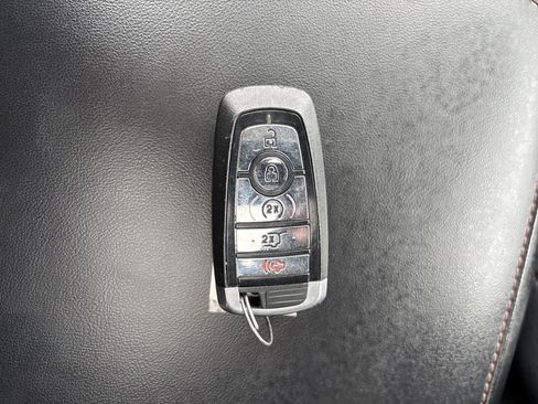 Used 2021 Lincoln Aviator Reserve w/ Elements Package Plus image 38