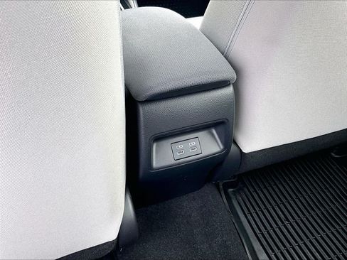 Used 2024 Toyota Corolla LE FWD image 28