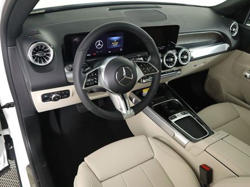 New 2026 Mercedes-Benz GLB 250 image 10