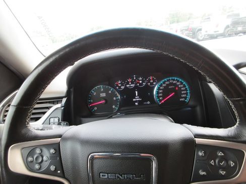 Used 2018 GMC Yukon Denali w/ Denali Ultimate Package AWD/4WD image 36