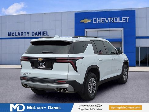 Used 2026 Chevrolet Traverse LT w/ Driver Confidence Package AWD/4WD image 5