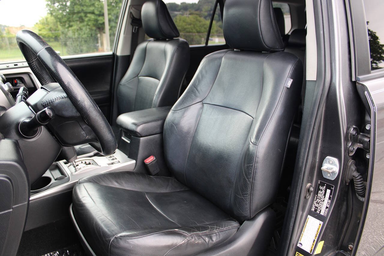 Used 2013 Toyota 4Runner Limited AWD/4WD image 17