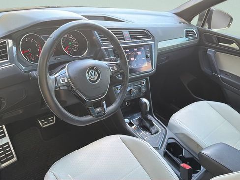 Certified 2020 Volkswagen Tiguan SE R-Line FWD image 31