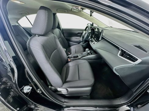Used 2025 Toyota Corolla LE FWD image 30