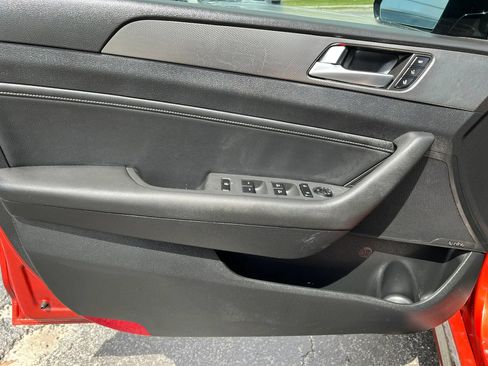 Used 2015 Hyundai Sonata Sport 2.0T w/ Option Group 07 FWD image 9