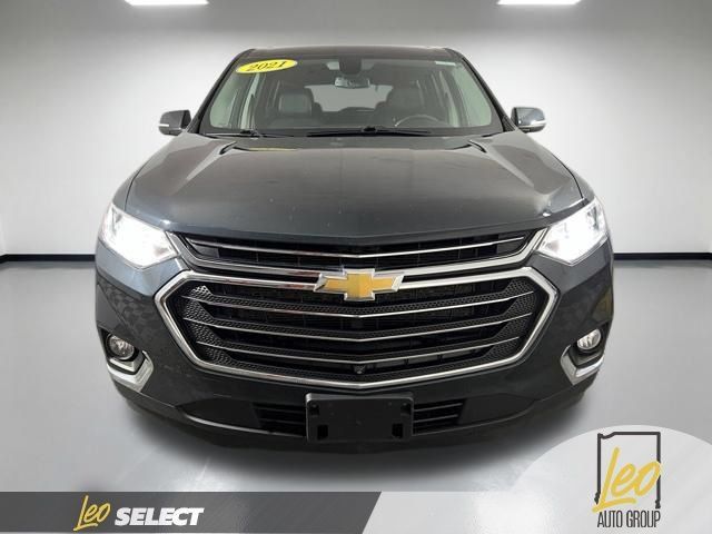 Used 2021 Chevrolet Traverse LT w/ LT Premium Package AWD/4WD image 2