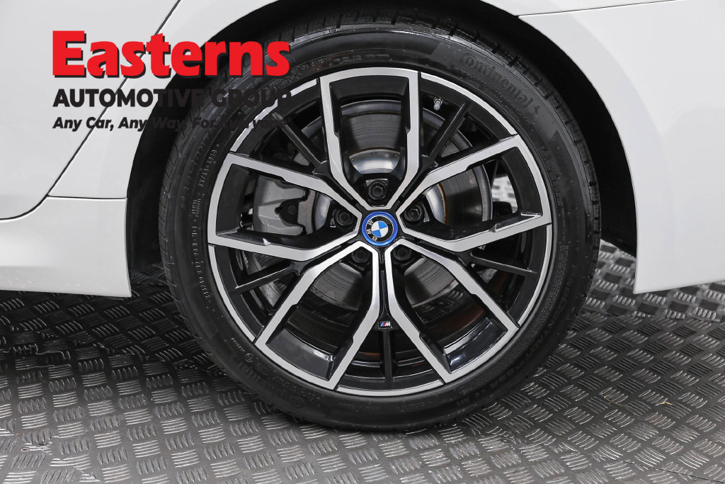 Used 2023 BMW 530e w/ M Sport Package RWD image 35