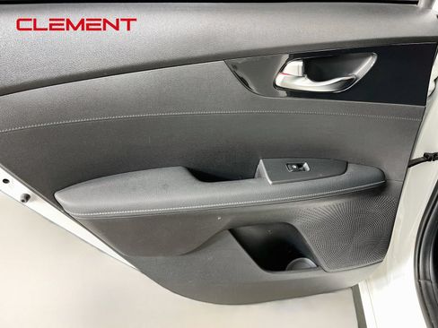 Used 2023 Kia Forte GT-Line w/ GT-Line Technology Package FWD image 28