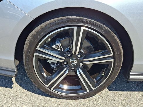 Used 2025 Honda Accord Sport image 8