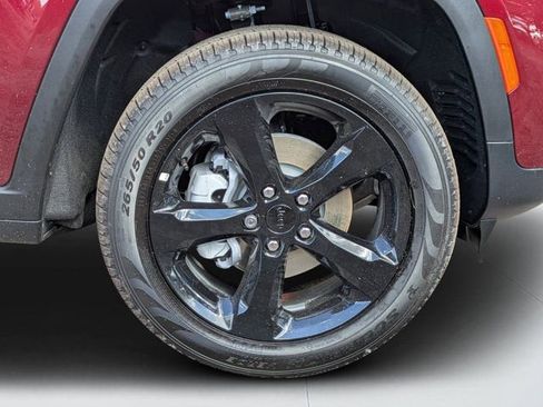 New 2025 Jeep Grand Cherokee Limited w/ Black Appearance Package RWD image 10