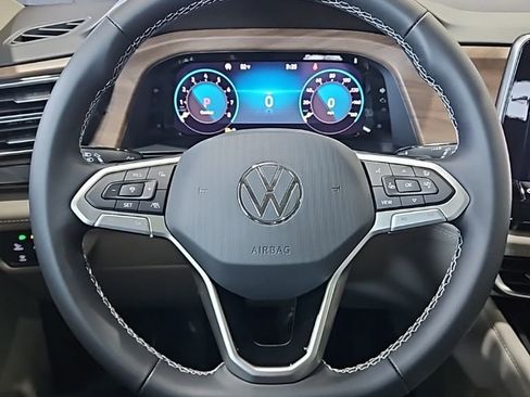New 2026 Volkswagen Atlas SE FWD image 38