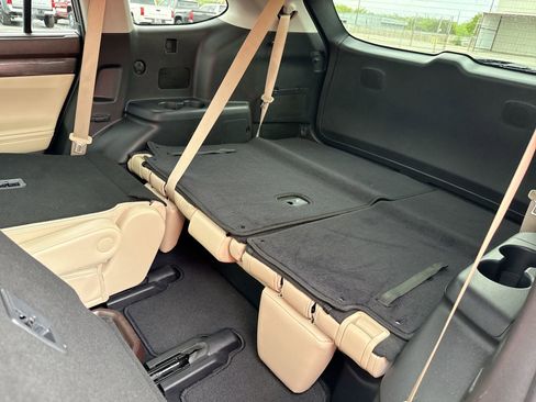 Used 2022 Toyota Highlander Limited image 25