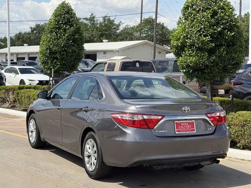 Used 2015 Toyota Camry LE FWD image 5