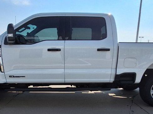 Used 2025 Ford F250 XLT w/ FX4 Off-Road Package AWD/4WD image 5