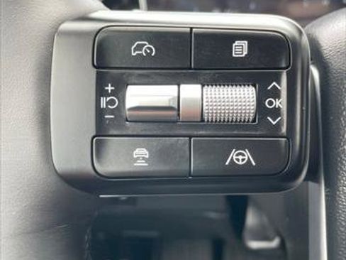 Used 2025 Hyundai Santa Fe Limited FWD image 19