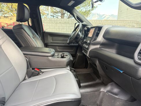 Used 2024 RAM 3500 Tradesman w/ Chrome Appearance Group image 29