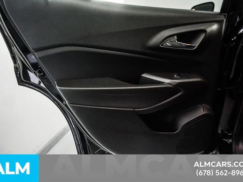 Used 2025 Chevrolet Trax LT FWD image 48