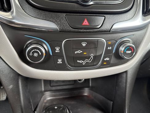 Used 2020 Chevrolet Equinox LS AWD/4WD image 27